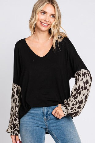 LEOPARD PRINT PUFF SLEEVE V-NECK TOP
