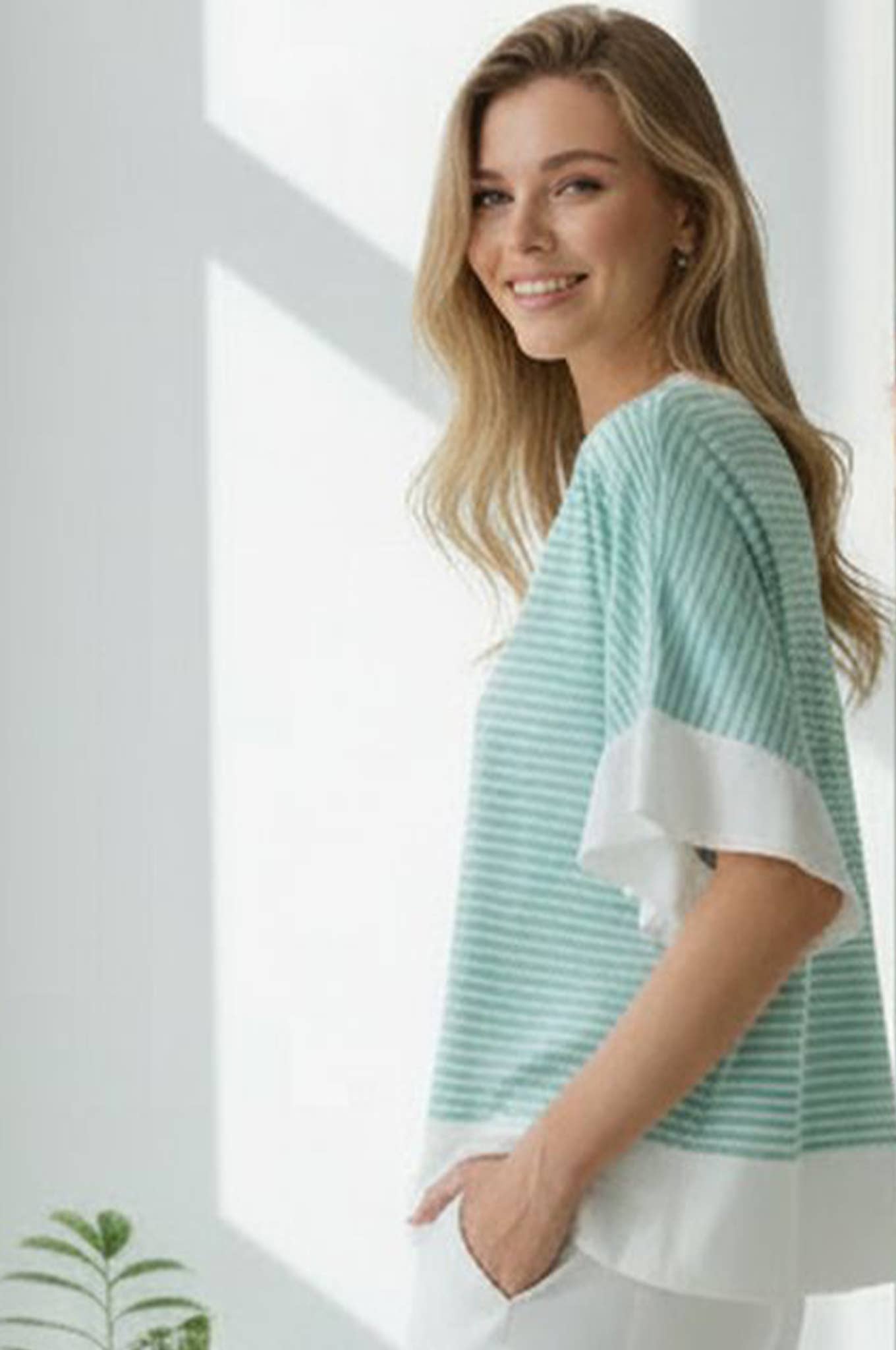 STRIPE HALF SLEEVE CROP TOP